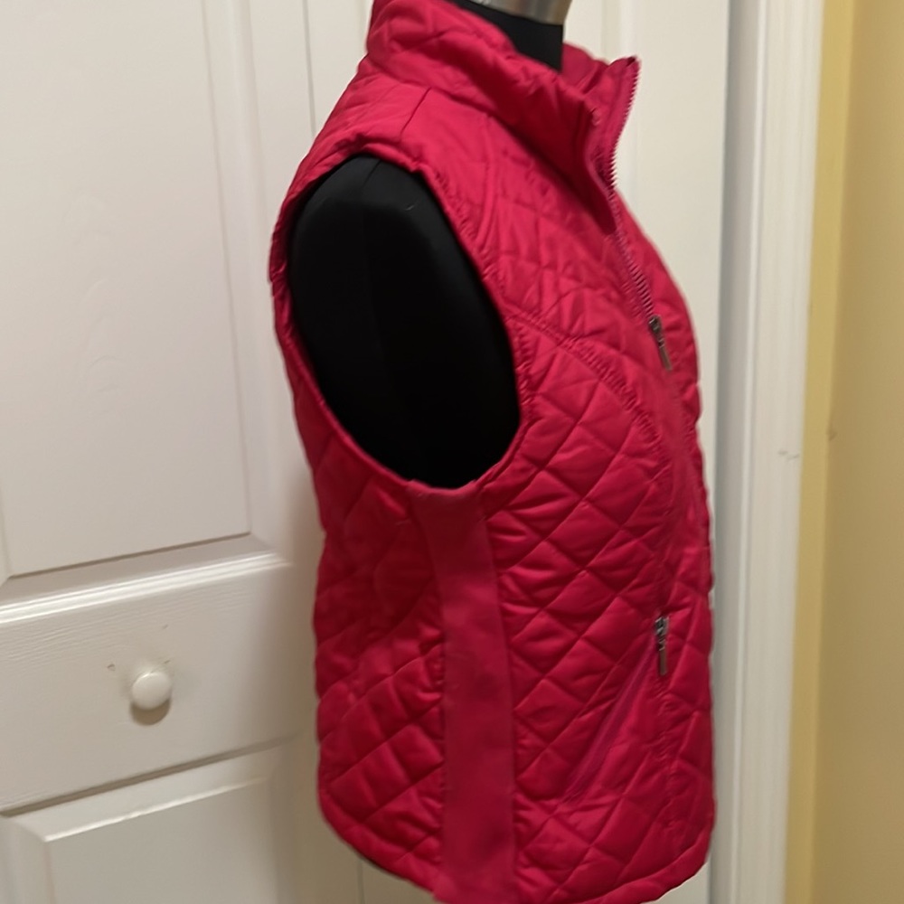 Laura Scott Hot Pink Quilted Vest. Size M, zipper closure & 2 zip pockets - Picture 4 of 8